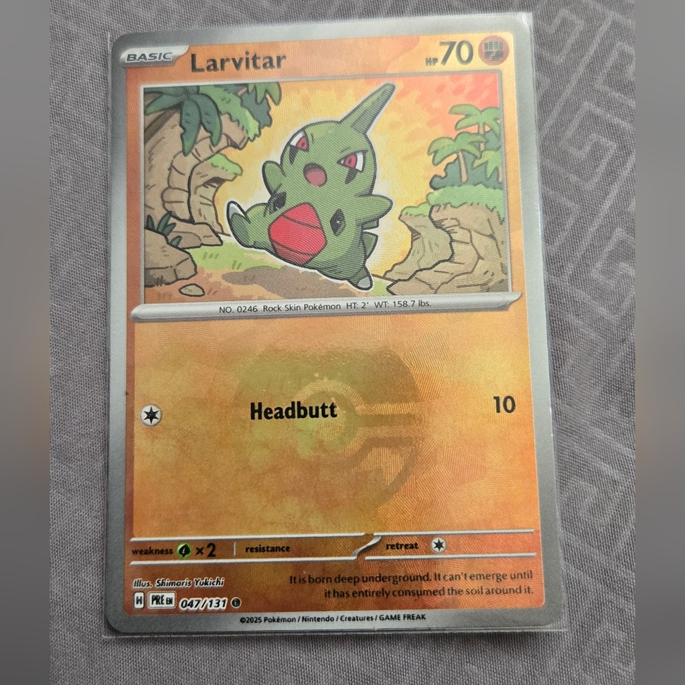 Pokémon larvitar prismatic poke ball